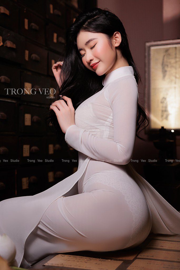 ao dai trang noi y ren