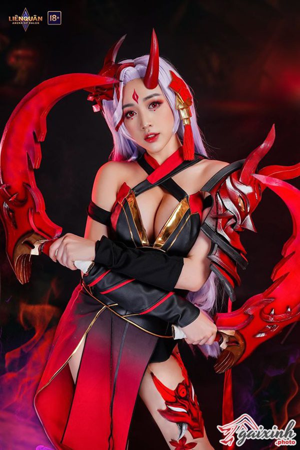 gái xinh cosplay bikini