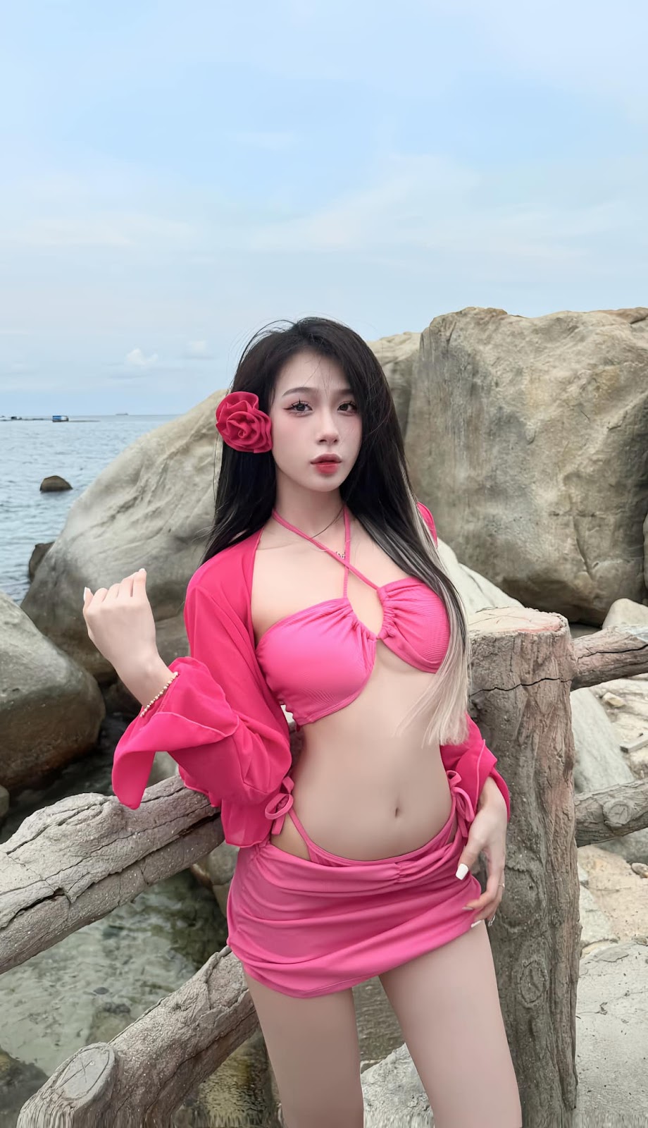 anh-bui-thi-quynh-huong-mac-bikini-cuc-chay