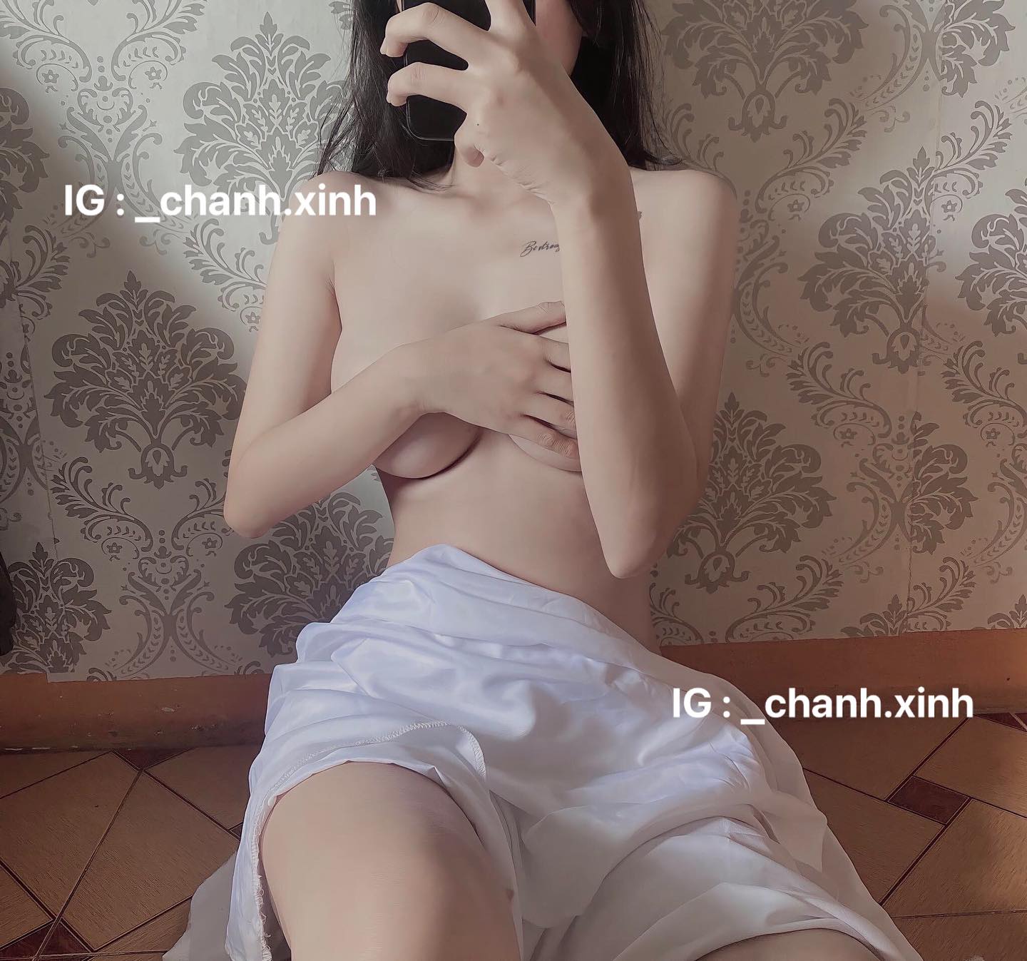 anh-nude-khoe-vu-cua-tiktoker-chanh-xinh