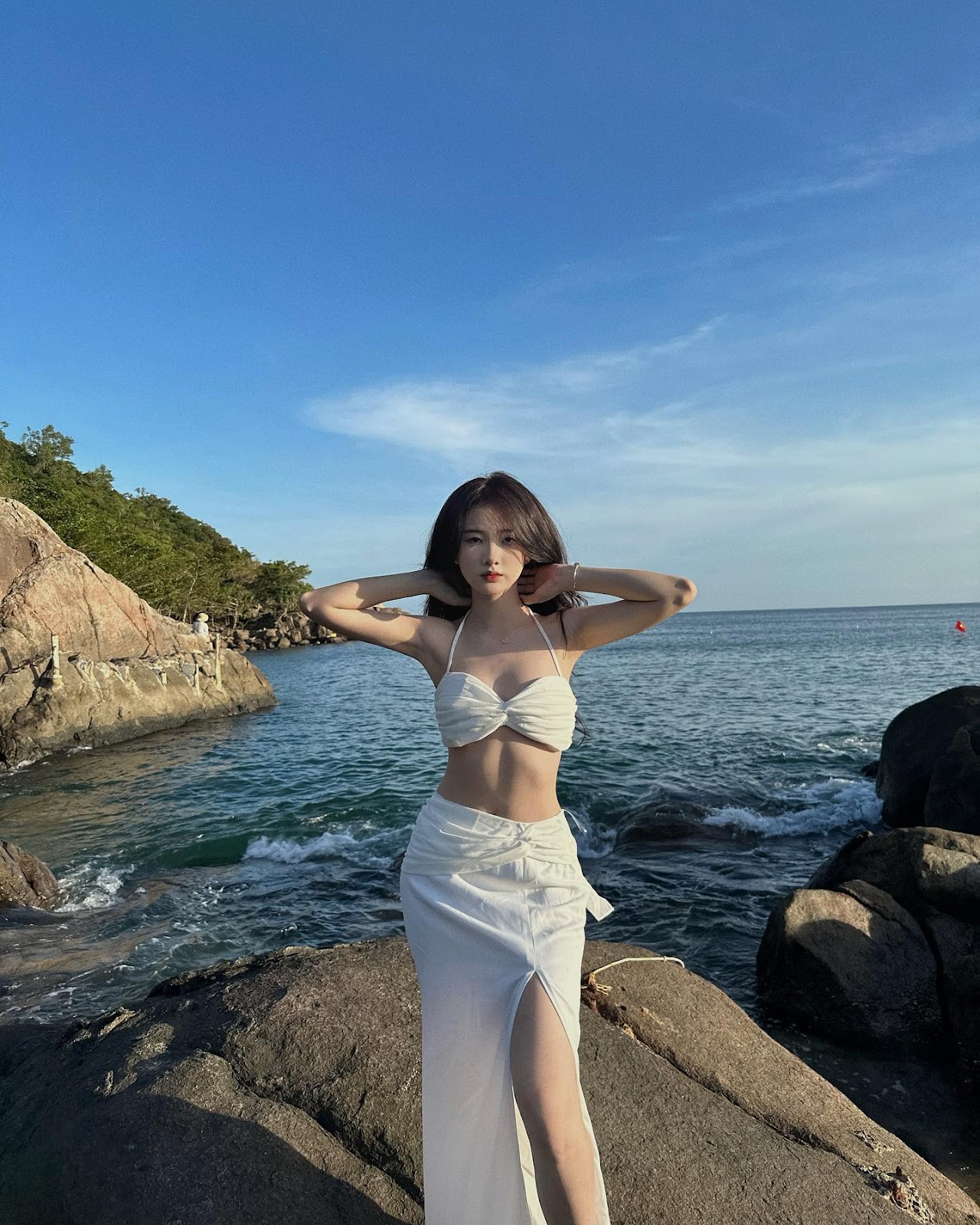 anh-dieu-linh-mac-bikini-khoe-than-hinh-goi-cam