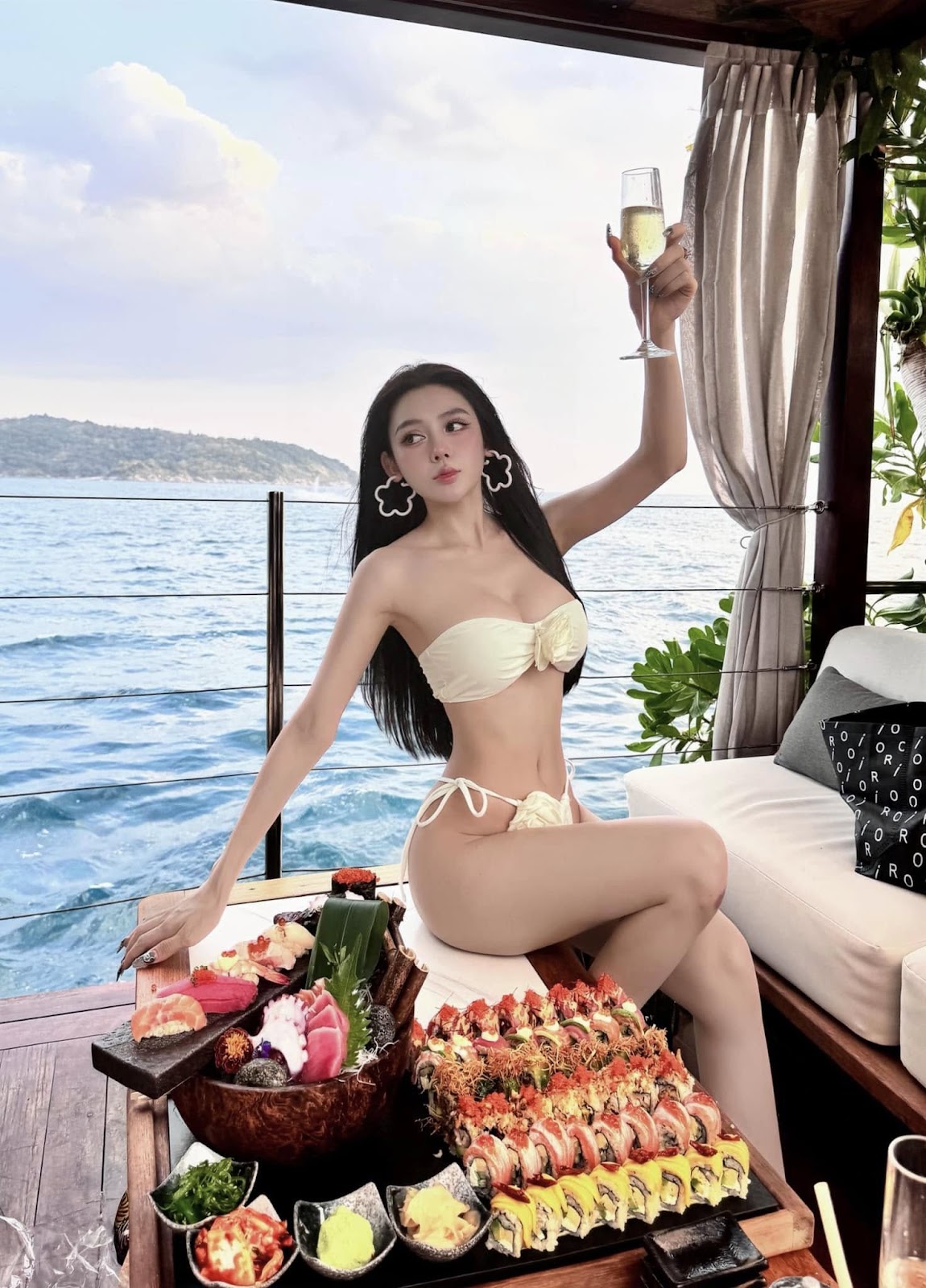 anh-nguyen-thi-tuyet-mac-bikini-sexy-khoe-body-nong-bong-mat