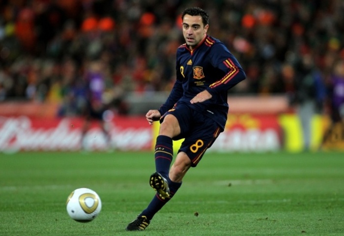 Tuoi-Tho-Va-Nen-Tang-Hinh-Thanh-Tai-Nang-Cua-Xavi-Hernandez vai-tro-chien-thuat-va-phong-cach-tiki-taka